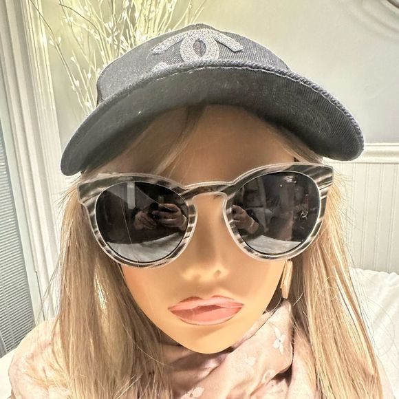 DOLCE Gabbana Striped Sunglasses - Picture 4 of 16